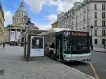 Ile się jedzie do Paryża autokarem? Sprawdź czas podróży i trasy