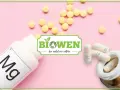 Biała butelka z magnezem, kapsułki z witaminą D3 i żółte tabletki. Logo "Biowen" sugeruje naturalne suplementy, być może zawierające kwas orotowy.