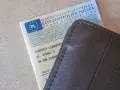 Dowód rejestracyjny pojazdu w portfelu. Czy trzeba mieć przy sobie dowód rejestracyjny? Tak, jest to dokument wymagany podczas kontroli drogowej.
