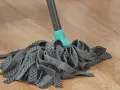 Skuteczne metody mycia paneli winylowych, które unikną zniszczeń