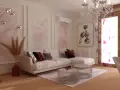 Salotto elegante con divano bianco, tappeto rosa antico, lampadario scintillante e tende floreali.