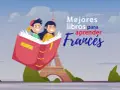 Dos niños sonríen leyendo un libro abierto sobre París. Descubre los mejores libros para aprender francés y emprender tu aventura lingüística.