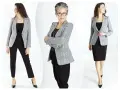 Trzy kobiety prezentują stylizacje, jak wyglądać elegancko: w czarnych spodniach i sukience, w kratkowych marynarkach.