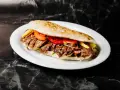 Ile kalorii ma kebab w bułce? Zaskakujące wartości odżywcze!