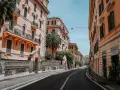 Tanie noclegi w Polsce: Jak oszczędzić 50%? Sprawdzone triki!