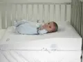 Jaki materac dla niemowlaka wybrać, aby zapewnić mu bezpieczeństwo?