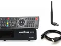 Zestaw do telewizji satelitarnej: dekoder, pilot, kabel HDMI i antena Wi-Fi.