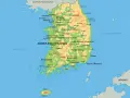Mapa pokazuje, gdzie leży Korea Południowa, między Morzem Żółtym a Japońskim, na południe od Korei Północnej.