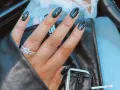 Matte schwarze Nägel: So gelingt der Trend-Look perfekt