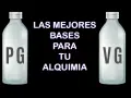 Dos botellas, una con "PG" y otra con "VG", flanquean el texto "LAS MEJORES BASES PARA TU ALQUIMIA", ideal para el vapeo con glicerina vegetal.