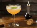 Orzeźwiający, old cuban drink z miętą, gotowy do degustacji.