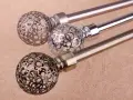 Jak skutecznie pomalować karnisz metalowy - najlepsze farby i porady