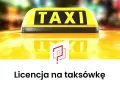 Żółty dach taksówki z napisem TAXI. Poniżej tekst "Licencja na taksówkę" i logo.