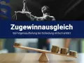 Waage der Gerechtigkeit und Münzstapel auf einer Wippe symbolisieren den **stichtag zugewinnausgleich** bei Scheidungen.