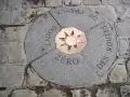 Point Zéro, point de départ de toutes les routes de France, gravé sur la pierre.