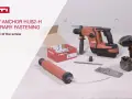 Hilti-verktyg för att borra i betongplatta: slagborrmaskin, mutterdragare, skruvankare och tillbehör.