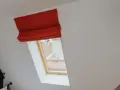 Firany bez karnisza? Odkryj sprytne sposoby na nowoczesne okno