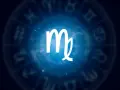 Symbol znaku zodiaku Panna na tle kosmicznym.