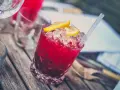 Najlepsze drinki z grenadiną: proste przepisy na letnie wieczory