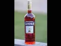 Butelka Campari, czerwonego likieru z Mediolanu, idealna do drinków. Campari co to? To klasyka!