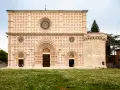 Basilica di Collemaggio, un gioiello da scoprire. Ecco cosa vedere a L'Aquila in un giorno, tra arte e storia.