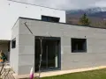 Extension moderne en béton, 30m2. Le prix de cette extension maison 30m2 est un investissement pour un design épuré.