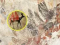 Detalles de diversos tipos de pinturas rupestres, incluyendo un ciervo estilizado en rojo y negro dentro de un círculo amarillo.