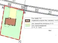 Plan działki z zaznaczonym budynkiem i legendą. Określa warunki zabudowy, jakie dokumenty są potrzebne do jej uzyskania.