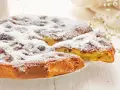 Frittata di mele in padella pronta in 5 minuti, soffice e cosparsa di zucchero a velo. Un dolce veloce e goloso.