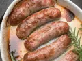 Jak długo piec białą kiełbasę w piekarniku, aby nie była sucha?