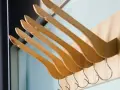 Jak wybrać wieszak na narty? Poradnik i DIY