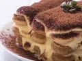 Pyszne tiramisu z kremem i kakao. Idealne biszkopty do tiramisu to podstawa tego klasycznego deseru.