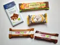 Co przywieźć z Austrii do jedzenia? Czekolada orzechowa, batoniki kakaowo-pomarańczowe, proteinowe i brownie.