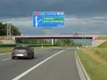 Autostrada A2 z tablicą kierunkową na Terespol, Jakubów i Starą Niedziałkę.