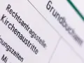 Text auf einem Dokument: "Rechtsantragsstelle", "Kirchenaustritte", "Öffnungszeiten". Hier wird erklärt, wovon die Kirchensteuer berechnet wird.