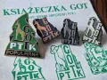 Książeczka GOT PTTK z odznakami turystycznymi. Odznaki GOT PTTK z kozicą, w różnych kolorach i stylach.