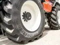 Jakie opony do ciągnika? Wybierz markę, która się opłaci!