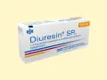 Opakowanie leku Diuresin SR 1,5 mg z indapamidem. Tabletki o przedłużonym uwalnianiu.