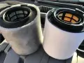 Stary i nowy filtr kabinowy Audi A4 B8. Wymiana filtra kabinowego to prosty sposób na świeże powietrze w aucie.
