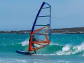 Windsurfing dla początkujących: Obal mity i płyń krok po kroku
