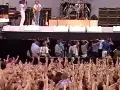 Koncert Queen w Polsce! Tłum szaleje, a Freddie Mercury śpiewa.