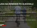 Dwaj mężczyźni jadą na rowerach po ścieżce. Temat: jazda rowerem po alkoholu i jej konsekwencje.