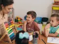Zerówka to szkoła czy przedszkole? Kluczowe różnice i informacje
