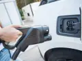 Jakim prądem ładuje się samochód elektryczny i co warto wiedzieć?
