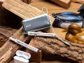 Szukasz pomysłu, co kupić koledze na urodziny? Zestaw do czyszczenia słuchawek i powerbank Anker to praktyczny wybór.