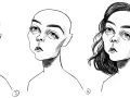Caricature exemple : trois étapes d'un dessin au trait d'un visage féminin aux grands yeux, d'abord chauve puis avec des cheveux ondulés.