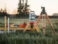 Czym zajmuje się geodeta? Kluczowe zadania i technologie w pracy