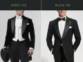Uomo con smoking nero e papillon nero, pronto per un evento formale.