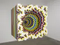 Färgglad, lager-på-lager-skulptur av Jen Stark som skapar en optisk illusion av djup.