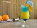 Najlepsze drinki z Blue Curacao: przepisy alkoholowe i bezalkoholowe